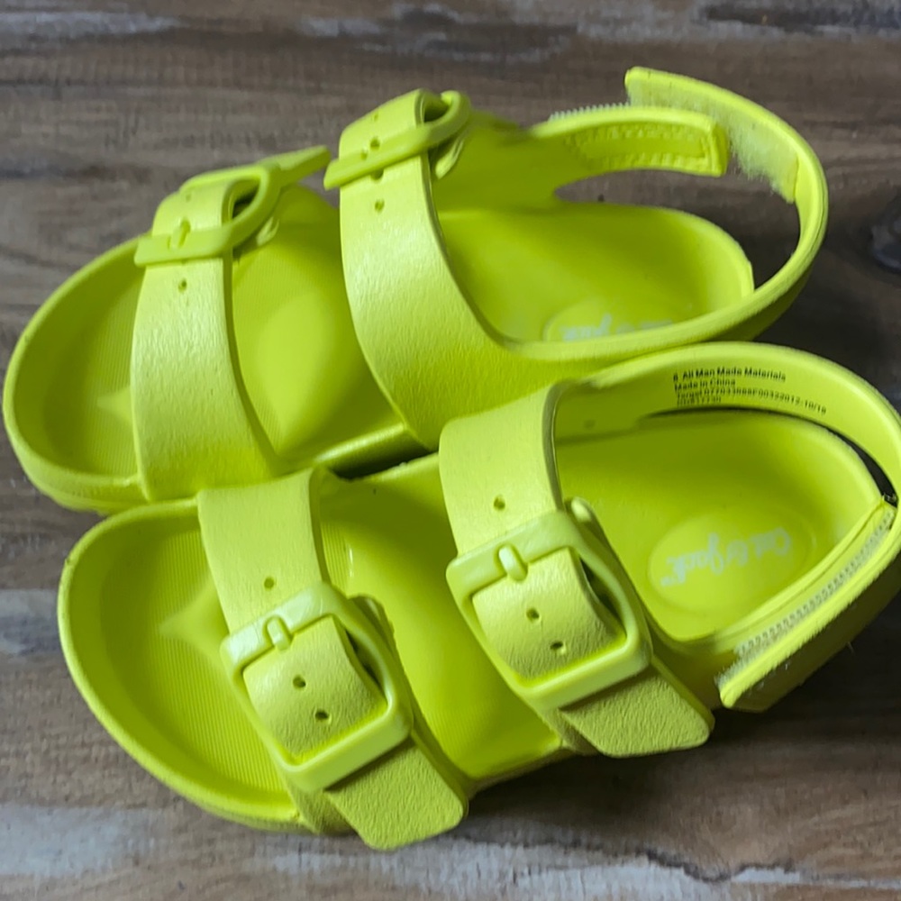 Cat & jack toddler sandals size 8 neon yellow